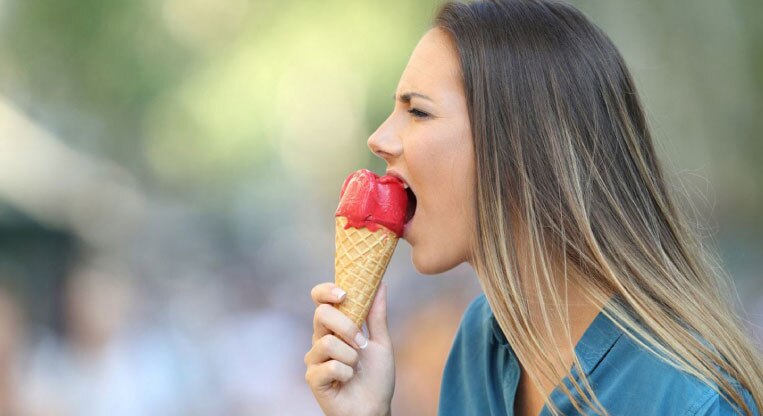 Denti sensibili al caldo e al freddo: alcuni consigli per alleviare il fastidio